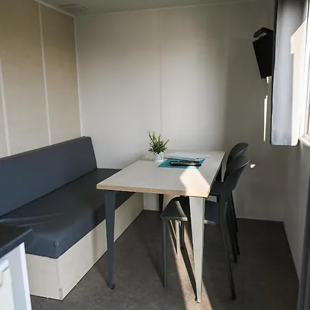 - Eidernest 2 *